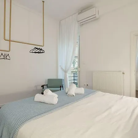 Market- Upper Aristotelous Sq Luxury * Салоники