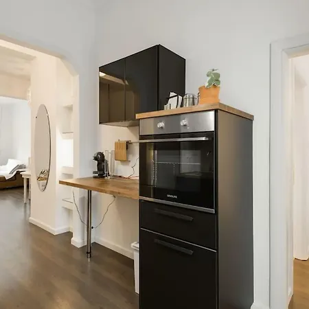Market- Upper Aristotelous Sq Luxury